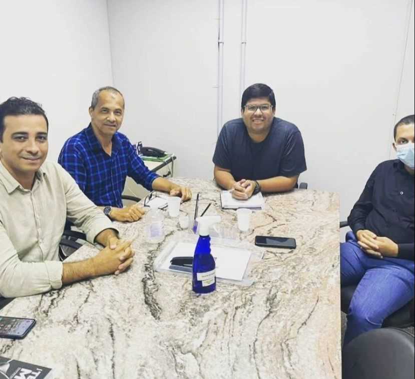 Camacã: Prefeito Paulo do Gás vai a Salvador em busca de melhorias para o município e ganha mais um ônibus escolar